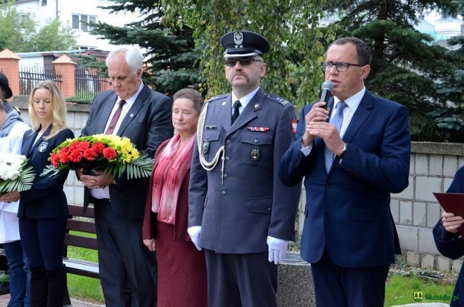 Poświęcenie Skweru Pamięci Męczeństwa Kresowian w Kadzidle [19.09.2017] - zdjęcie #53 - eOstroleka.pl