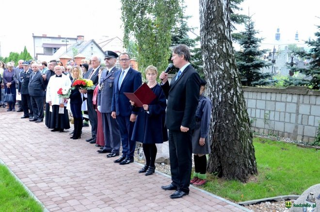 Poświęcenie Skweru Pamięci Męczeństwa Kresowian w Kadzidle [19.09.2017] - zdjęcie #51 - eOstroleka.pl