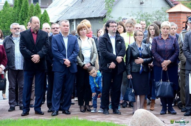 Poświęcenie Skweru Pamięci Męczeństwa Kresowian w Kadzidle [19.09.2017] - zdjęcie #47 - eOstroleka.pl