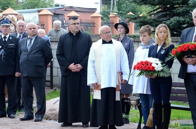 Poświęcenie Skweru Pamięci Męczeństwa Kresowian w Kadzidle [19.09.2017] - zdjęcie #96 - eOstroleka.pl