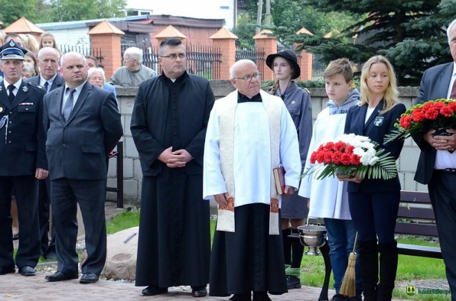 Poświęcenie Skweru Pamięci Męczeństwa Kresowian w Kadzidle [19.09.2017] - zdjęcie #45 - eOstroleka.pl