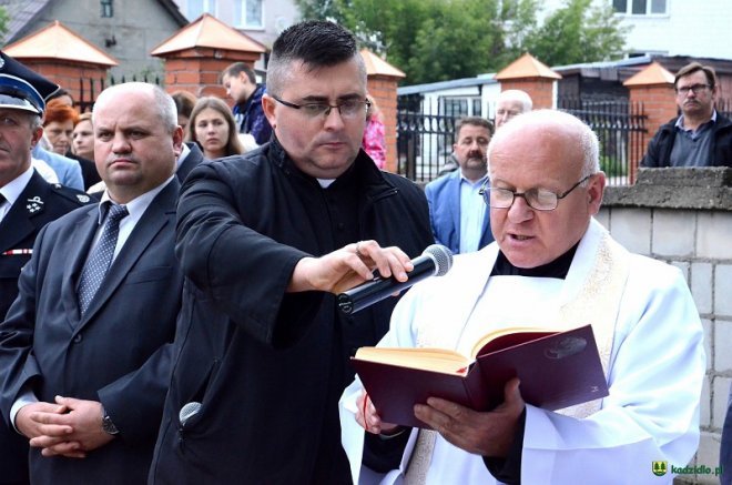 Poświęcenie Skweru Pamięci Męczeństwa Kresowian w Kadzidle [19.09.2017] - zdjęcie #32 - eOstroleka.pl