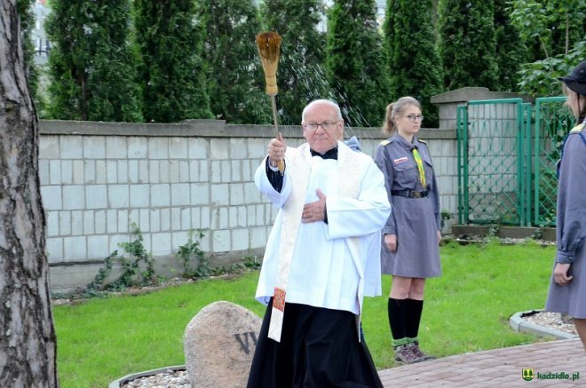 Poświęcenie Skweru Pamięci Męczeństwa Kresowian w Kadzidle [19.09.2017] - zdjęcie #25 - eOstroleka.pl