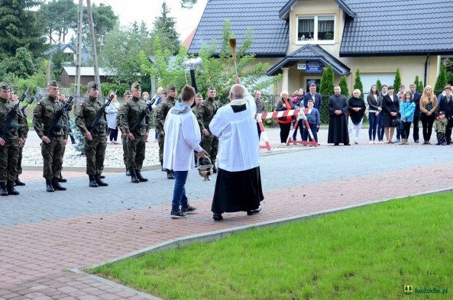 Poświęcenie Skweru Pamięci Męczeństwa Kresowian w Kadzidle [19.09.2017] - zdjęcie #117 - eOstroleka.pl