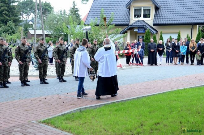 Poświęcenie Skweru Pamięci Męczeństwa Kresowian w Kadzidle [19.09.2017] - zdjęcie #24 - eOstroleka.pl