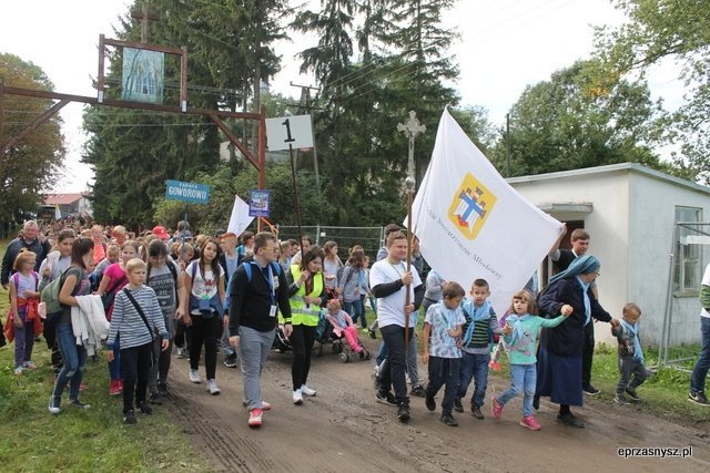 35. Ogólnopolska Pielgrzymka Dzieci i Młodzieży do Rostkowa [ZDJĘCIA] - zdjęcie #12 - eOstroleka.pl