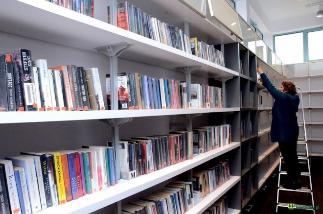 Nowa biblioteka w Kadzidle już gotowa na oficjalne otwarcie [ZDJĘCIA] - zdjęcie #1 - eOstroleka.pl