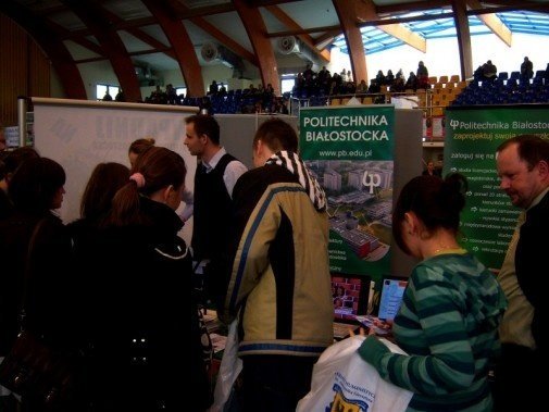 IV Młodzieżowe Targi Edukacji i Pracy (18.03.2010r.) - zdjęcie #29 - eOstroleka.pl