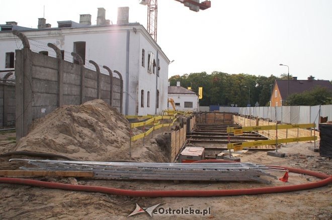 Na budowie Muzeum Żołnierzy Wyklętych w Ostrołęce [28.09.2017] - zdjęcie #5 - eOstroleka.pl