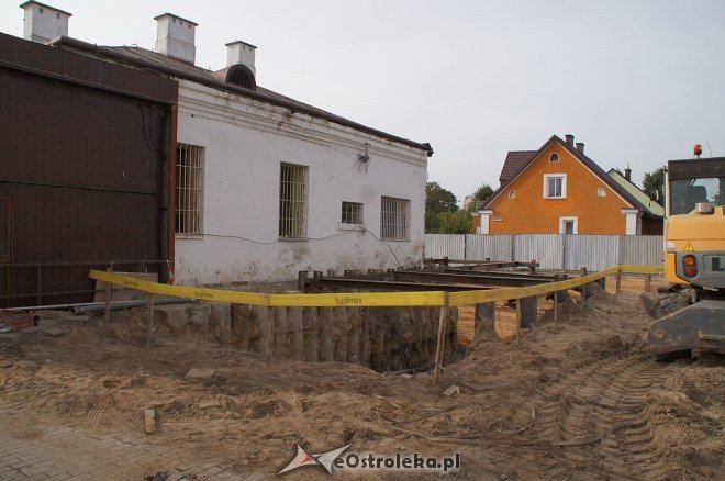 Na budowie Muzeum Żołnierzy Wyklętych w Ostrołęce [28.09.2017] - zdjęcie #44 - eOstroleka.pl