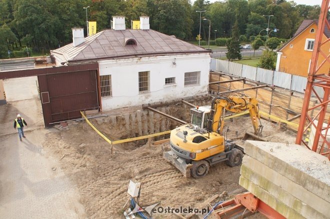 Na budowie Muzeum Żołnierzy Wyklętych w Ostrołęce [28.09.2017] - zdjęcie #50 - eOstroleka.pl