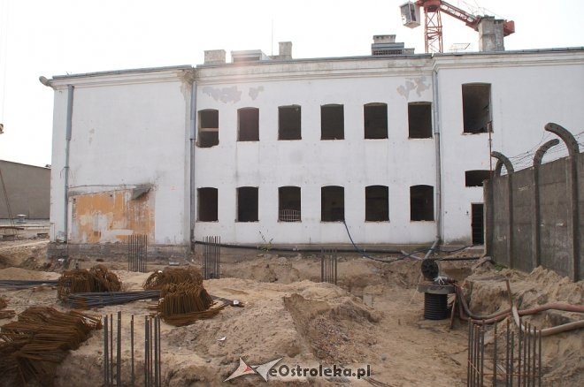Na budowie Muzeum Żołnierzy Wyklętych w Ostrołęce [28.09.2017] - zdjęcie #67 - eOstroleka.pl