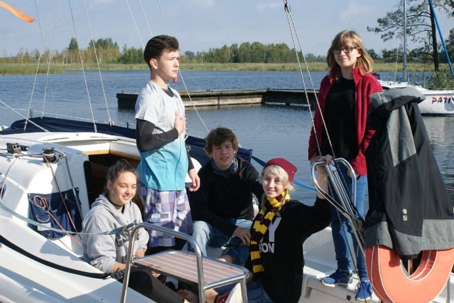 Uczniowie I LO na żeglarskiej wyprawie po Krainie Tysiąca Jezior [29.09.2017] - zdjęcie #5 - eOstroleka.pl