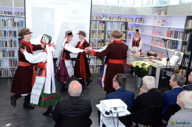 Nowa biblioteka w Kadzidle oficjalnie otwarta [ZDJĘCIA] - zdjęcie #103 - eOstroleka.pl