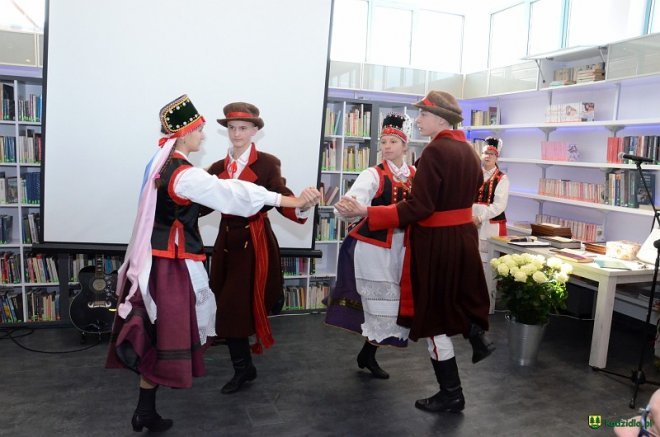 Nowa biblioteka w Kadzidle oficjalnie otwarta [ZDJĘCIA] - zdjęcie #63 - eOstroleka.pl