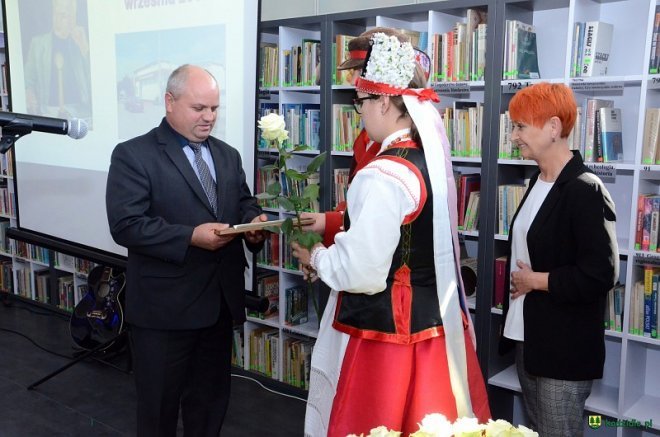 Nowa biblioteka w Kadzidle oficjalnie otwarta [ZDJĘCIA] - zdjęcie #56 - eOstroleka.pl