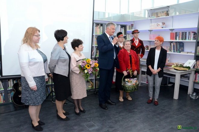 Nowa biblioteka w Kadzidle oficjalnie otwarta [ZDJĘCIA] - zdjęcie #19 - eOstroleka.pl