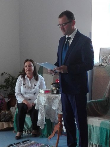 Arkadiusz i Hanna Czartoryscy czytali poezję ks. Twardowskiego dzieciom z SOS-W [ZDJĘCIA] - zdjęcie #2 - eOstroleka.pl