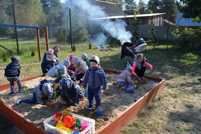 Pieczenie Ziemniaka na Dzień Chłopaka w Szkole Podstawowej w Glebie [ZDJĘCIA] - zdjęcie #12 - eOstroleka.pl
