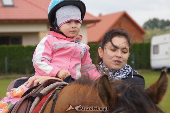 Przedszkolaki z Krainy Misiów w stadninie koni Mustang [ZDJĘCIA] - zdjęcie #68 - eOstroleka.pl