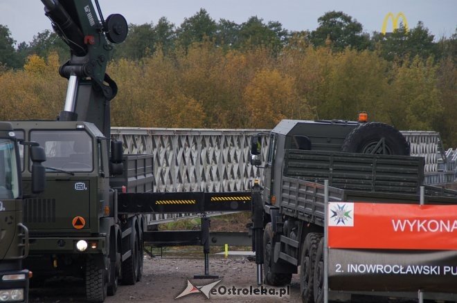 Ostrołęka: Budowa tymczasowego mostu bez opóźnień [ZDJĘCIA] - zdjęcie #44 - eOstroleka.pl