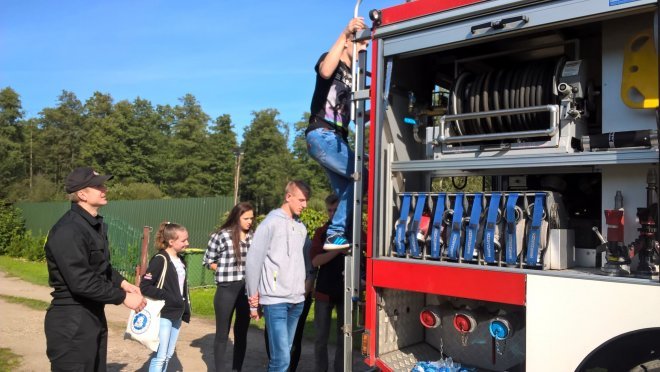 Uczniowie ZSZ nr 2 na ćwiczeniach przeciwpożarowych [ZDJĘCIA] - zdjęcie #20 - eOstroleka.pl