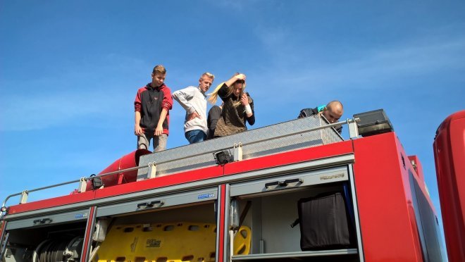 Uczniowie ZSZ nr 2 na ćwiczeniach przeciwpożarowych [ZDJĘCIA] - zdjęcie #11 - eOstroleka.pl