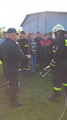 Uczniowie ZSZ nr 2 na ćwiczeniach przeciwpożarowych [ZDJĘCIA] - zdjęcie #53 - eOstroleka.pl