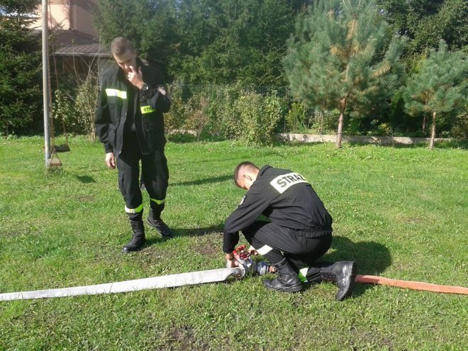 Uczniowie ZSZ nr 2 na ćwiczeniach przeciwpożarowych [ZDJĘCIA] - zdjęcie #55 - eOstroleka.pl