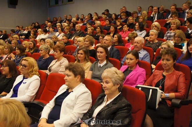 Gala z okazji Dnia Edukacji Narodowej [13.10.2017] - zdjęcie #11 - eOstroleka.pl