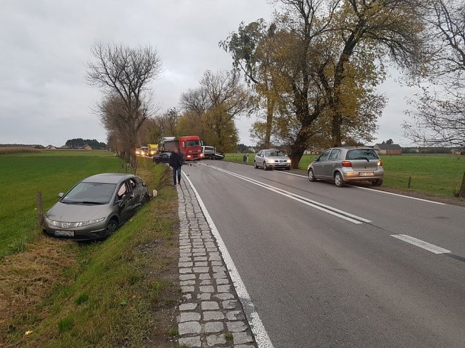 Wypadek pod Kadzidłem [13.10.2017] - zdjęcie #5 - eOstroleka.pl