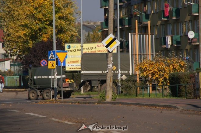 Ostrołęka: Pocisk podrzucony w reklamówce pod śmietnik wywieziony na poligon [ZDJĘCIA] - zdjęcie #2 - eOstroleka.pl