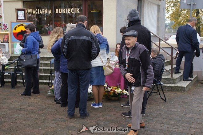 Ostrołęka: Miejskie obchody Międzynarodowego Dnia Walki z Ubóstwem [ZDJĘCIA] - zdjęcie #16 - eOstroleka.pl