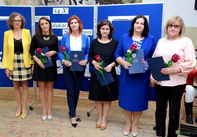 Kadzidło: „Dzień Nauczyciela” z nagrodami, koncertem i kabaretem w tle [ZDJĘCIA] - zdjęcie #75 - eOstroleka.pl