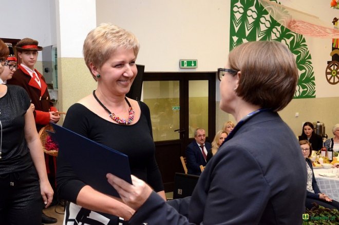 Kadzidło: „Dzień Nauczyciela” z nagrodami, koncertem i kabaretem w tle [ZDJĘCIA] - zdjęcie #58 - eOstroleka.pl