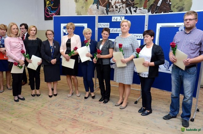 Kadzidło: „Dzień Nauczyciela” z nagrodami, koncertem i kabaretem w tle [ZDJĘCIA] - zdjęcie #43 - eOstroleka.pl