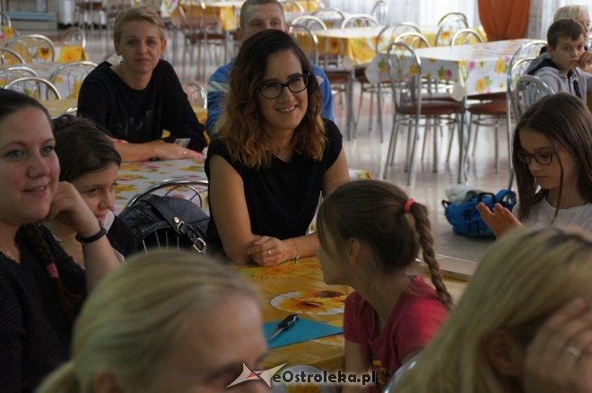 Uczniowie „piątki” wiedzą więcej o zdrowym odżywianiu [ZDJĘCIA] - zdjęcie #5 - eOstroleka.pl