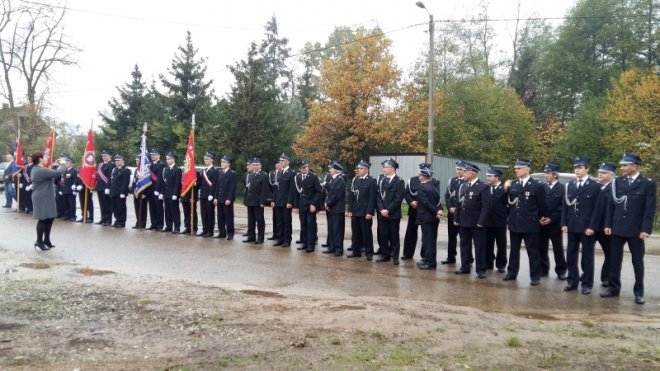 Strażacy ochotnicy z Żerania Małego dostali nowy wóz ratowniczo-gaśniczy [ZDJĘCIA] - zdjęcie #9 - eOstroleka.pl