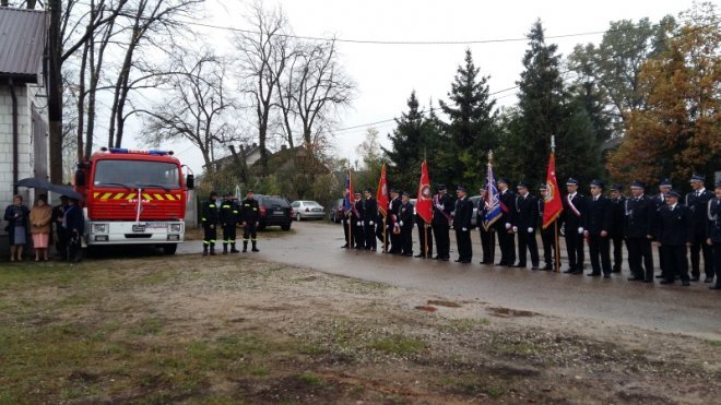 Strażacy ochotnicy z Żerania Małego dostali nowy wóz ratowniczo-gaśniczy [ZDJĘCIA] - zdjęcie #11 - eOstroleka.pl
