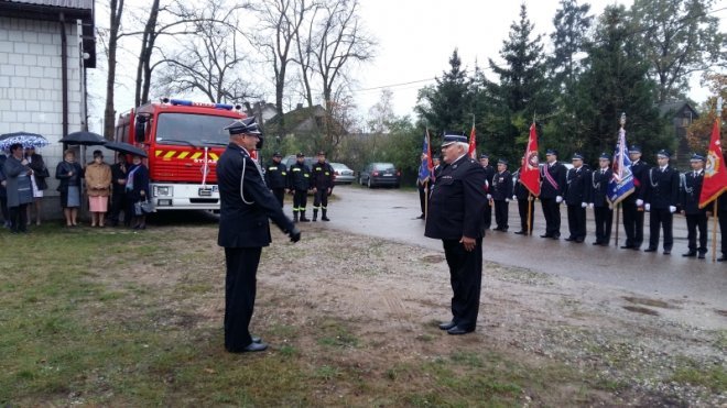 Strażacy ochotnicy z Żerania Małego dostali nowy wóz ratowniczo-gaśniczy [ZDJĘCIA] - zdjęcie #19 - eOstroleka.pl