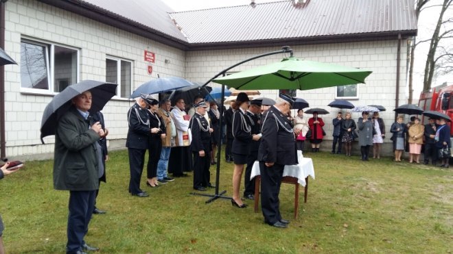Strażacy ochotnicy z Żerania Małego dostali nowy wóz ratowniczo-gaśniczy [ZDJĘCIA] - zdjęcie #22 - eOstroleka.pl