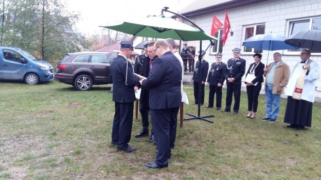 Strażacy ochotnicy z Żerania Małego dostali nowy wóz ratowniczo-gaśniczy [ZDJĘCIA] - zdjęcie #27 - eOstroleka.pl