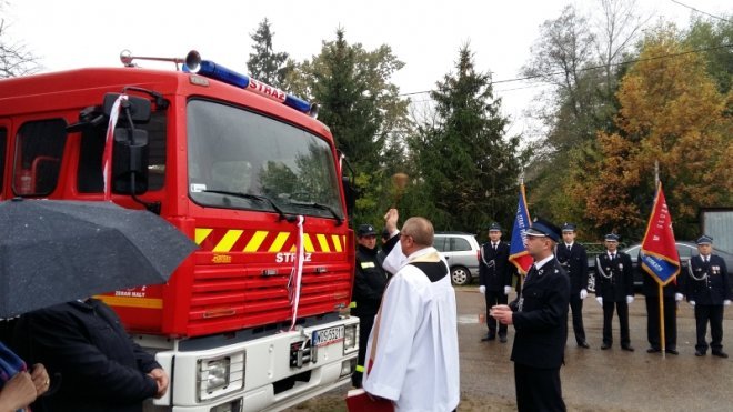 Strażacy ochotnicy z Żerania Małego dostali nowy wóz ratowniczo-gaśniczy [ZDJĘCIA] - zdjęcie #30 - eOstroleka.pl