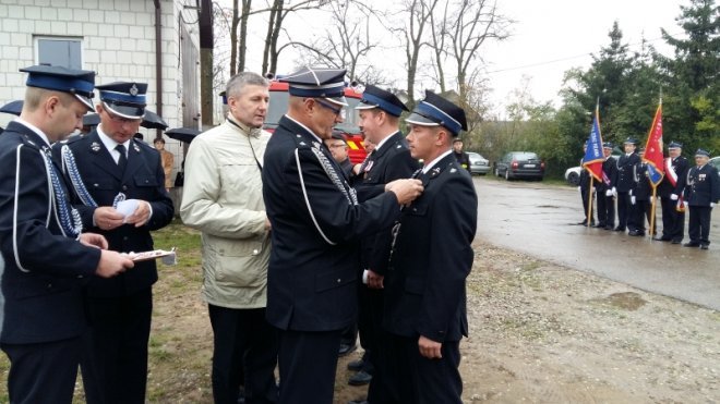 Strażacy ochotnicy z Żerania Małego dostali nowy wóz ratowniczo-gaśniczy [ZDJĘCIA] - zdjęcie #49 - eOstroleka.pl