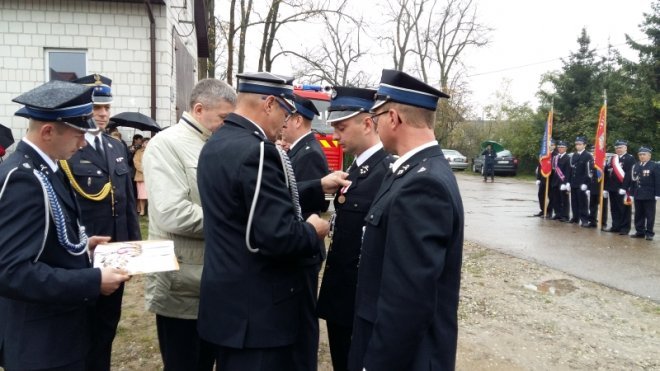 Strażacy ochotnicy z Żerania Małego dostali nowy wóz ratowniczo-gaśniczy [ZDJĘCIA] - zdjęcie #50 - eOstroleka.pl