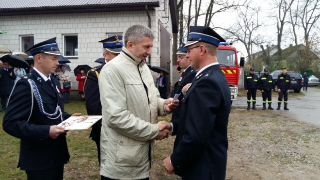 Strażacy ochotnicy z Żerania Małego dostali nowy wóz ratowniczo-gaśniczy [ZDJĘCIA] - zdjęcie #53 - eOstroleka.pl