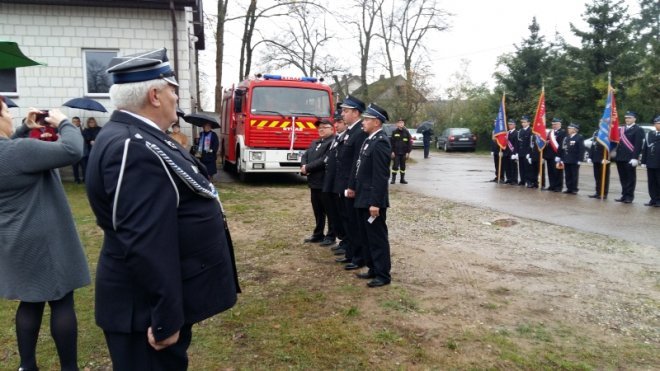 Strażacy ochotnicy z Żerania Małego dostali nowy wóz ratowniczo-gaśniczy [ZDJĘCIA] - zdjęcie #54 - eOstroleka.pl
