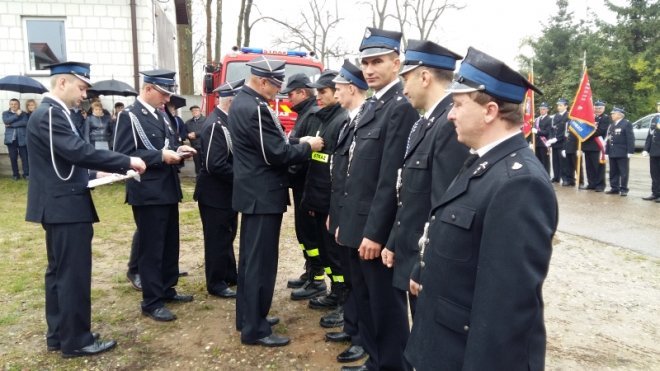 Strażacy ochotnicy z Żerania Małego dostali nowy wóz ratowniczo-gaśniczy [ZDJĘCIA] - zdjęcie #56 - eOstroleka.pl
