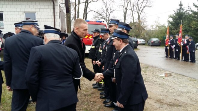 Strażacy ochotnicy z Żerania Małego dostali nowy wóz ratowniczo-gaśniczy [ZDJĘCIA] - zdjęcie #63 - eOstroleka.pl