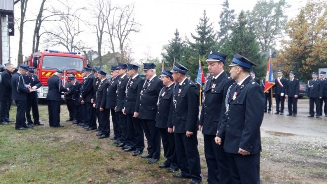 Strażacy ochotnicy z Żerania Małego dostali nowy wóz ratowniczo-gaśniczy [ZDJĘCIA] - zdjęcie #68 - eOstroleka.pl
